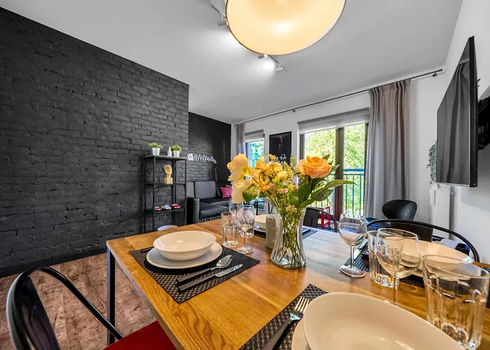 Leszno With Parking - By Rentujemy Apartment