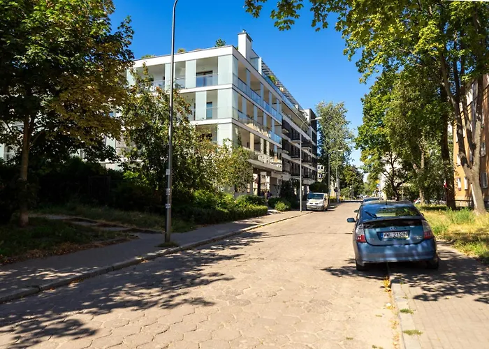 Leszno With Parking - By Rentujemy Warsaw