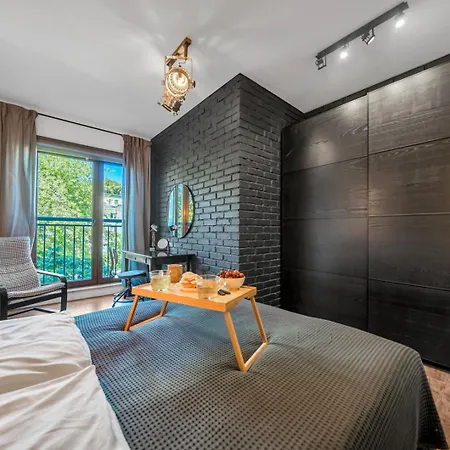 Leszno With Parking - By Rentujemy Warszawa