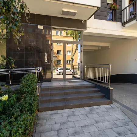 Leszno With Parking - By Rentujemy * Warszawa