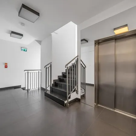 Leszno With Parking - By Rentujemy Апартаменты Варшава