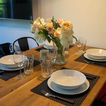 Апартаменты Leszno With Parking - By Rentujemy Варшава