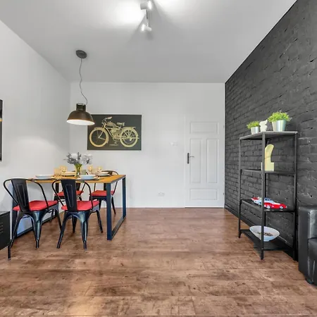 Leszno With Parking - By Rentujemy