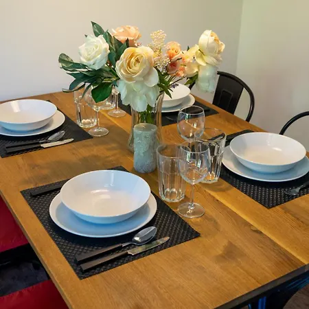 Leszno With Parking - By Rentujemy *