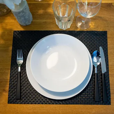 Leszno With Parking - By Rentujemy * Варшава