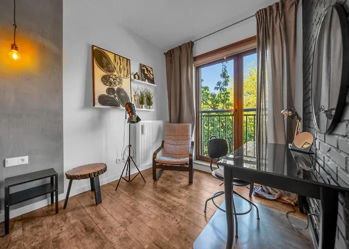 Leszno With Parking - By Rentujemy Warszawa