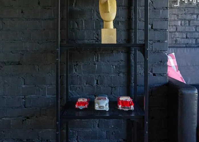 Leszno With Parking - By Rentujemy Warszawa